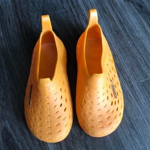 EUC speedo toddler water shoes